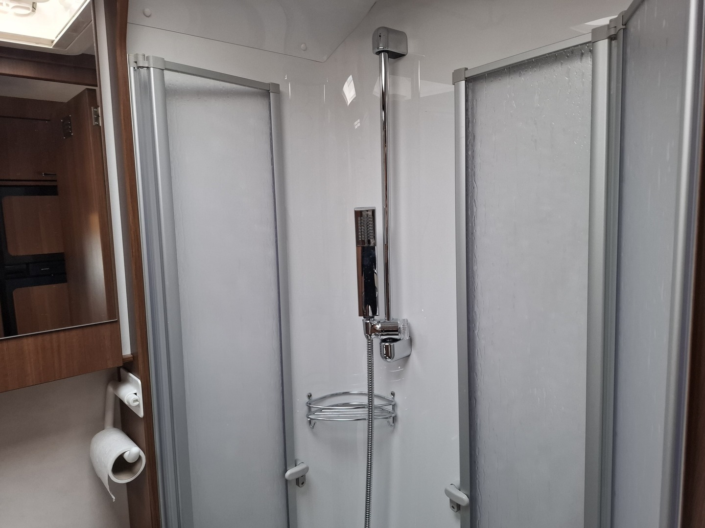 LMC Explorer Blackline i675 G 2015