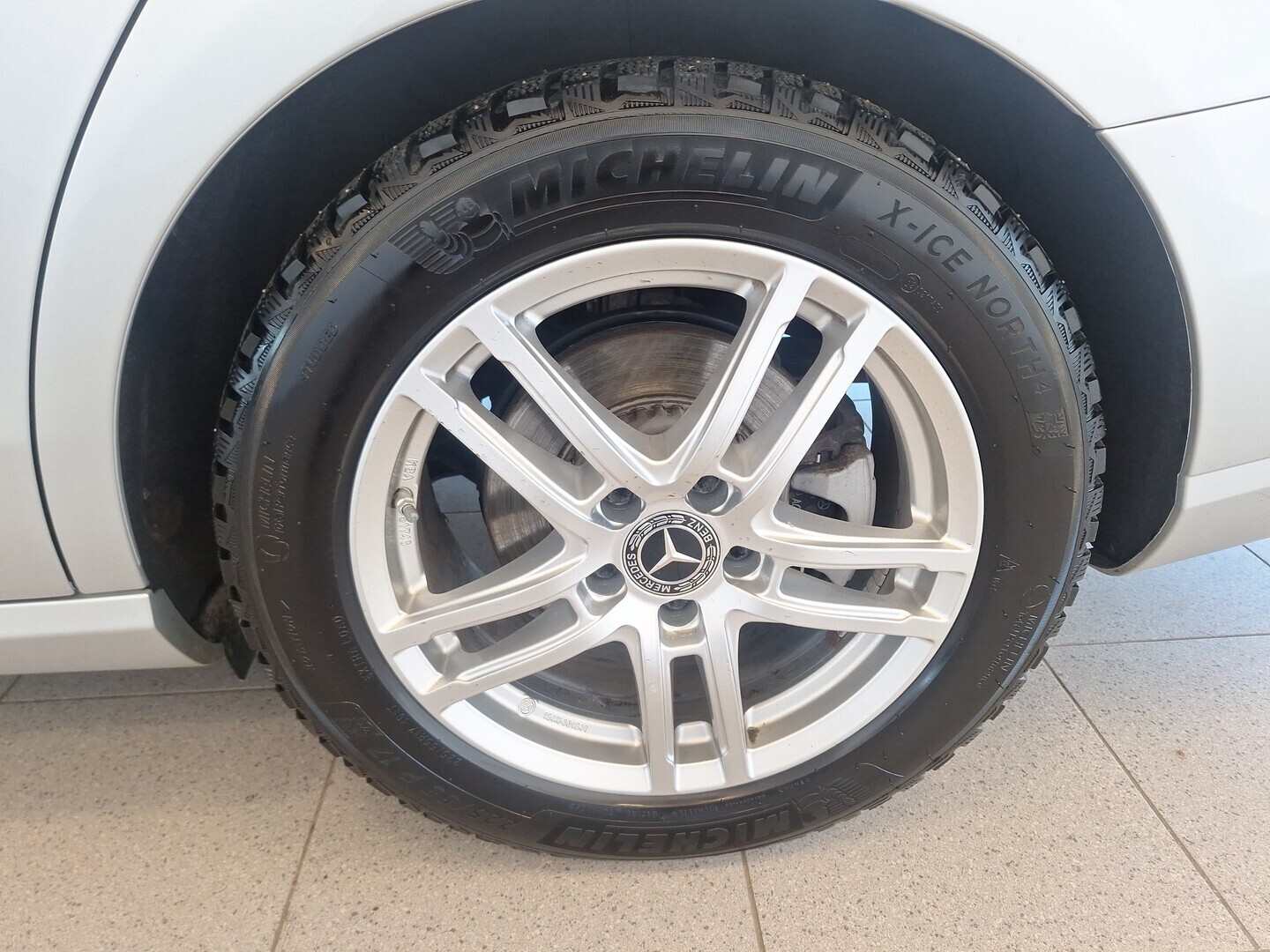 MERCEDES-BENZ E 2020