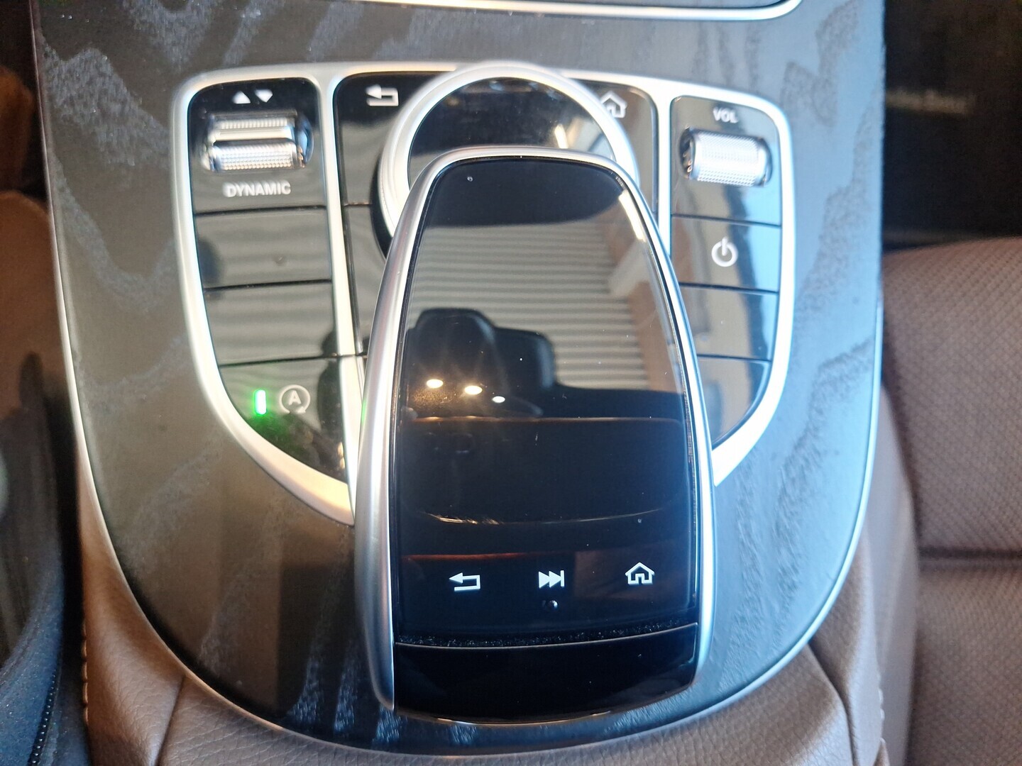 MERCEDES-BENZ E 2020