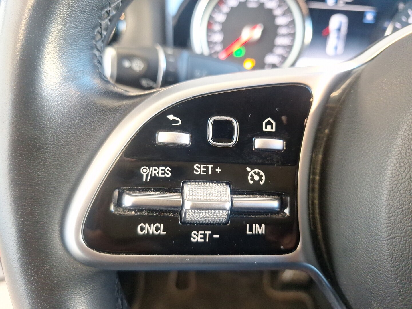 MERCEDES-BENZ E 2020