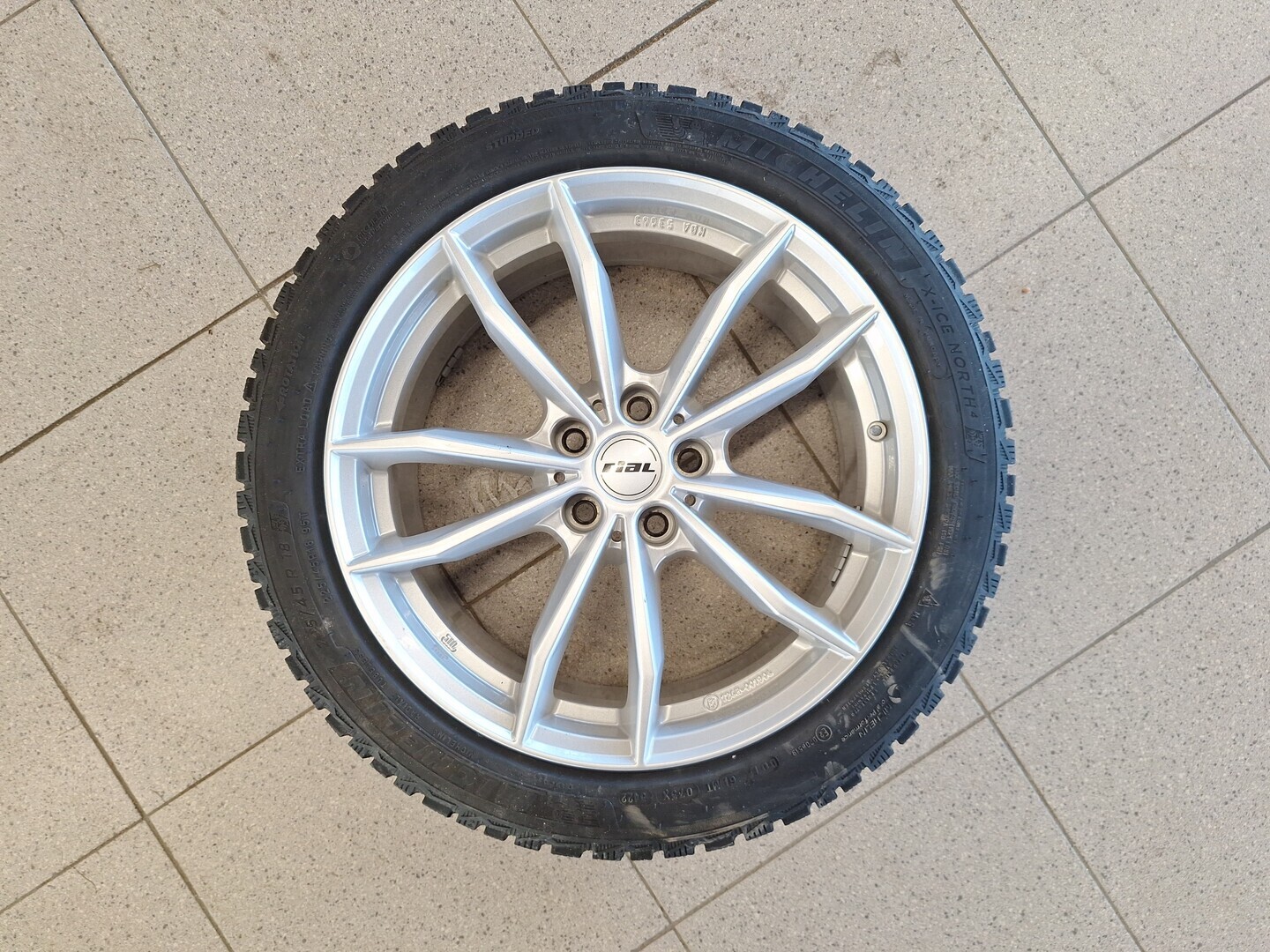 BMW 330 2023