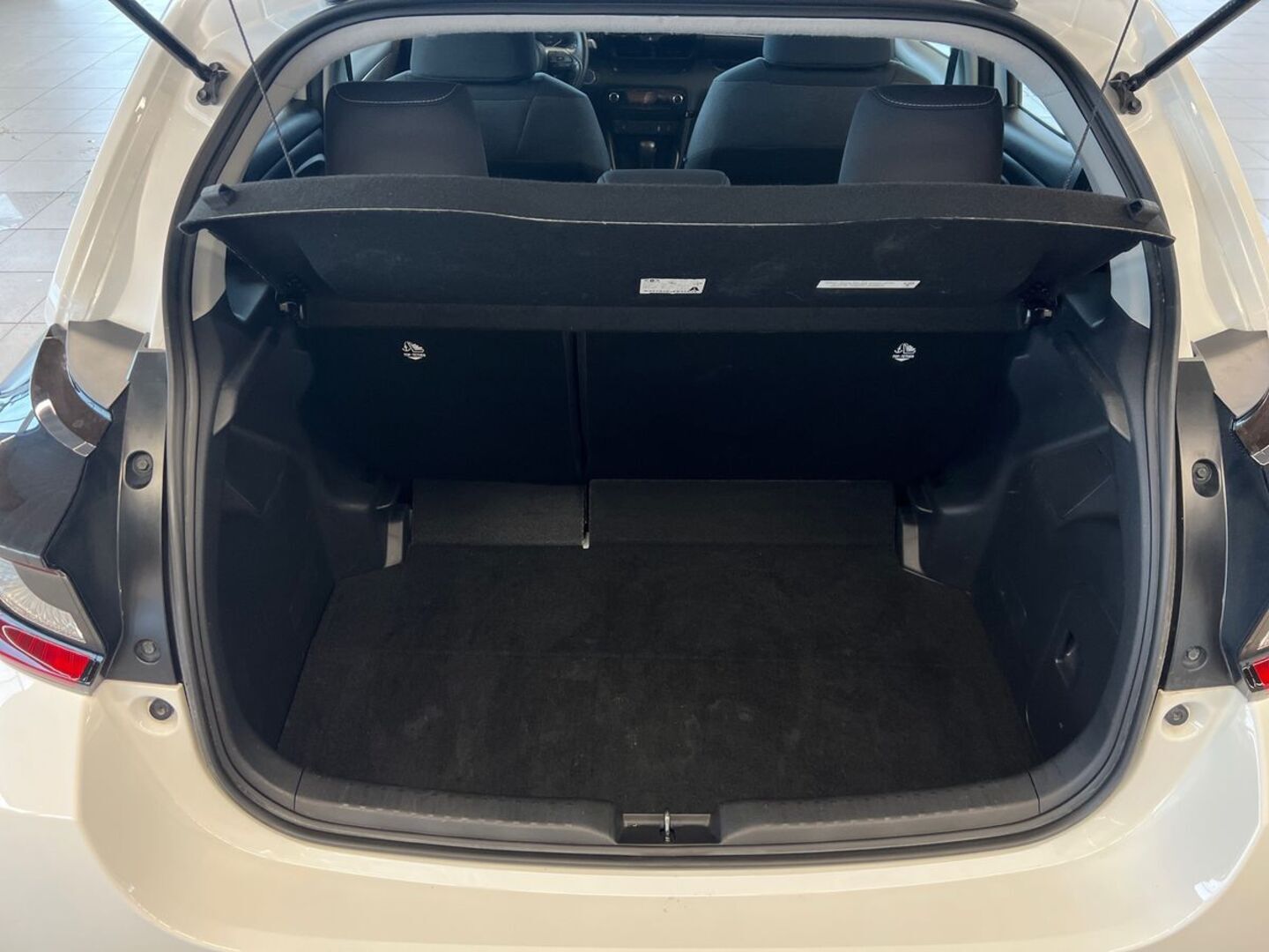 TOYOTA Yaris 2023