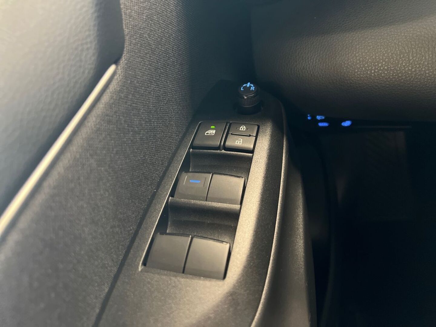 TOYOTA Yaris 2023