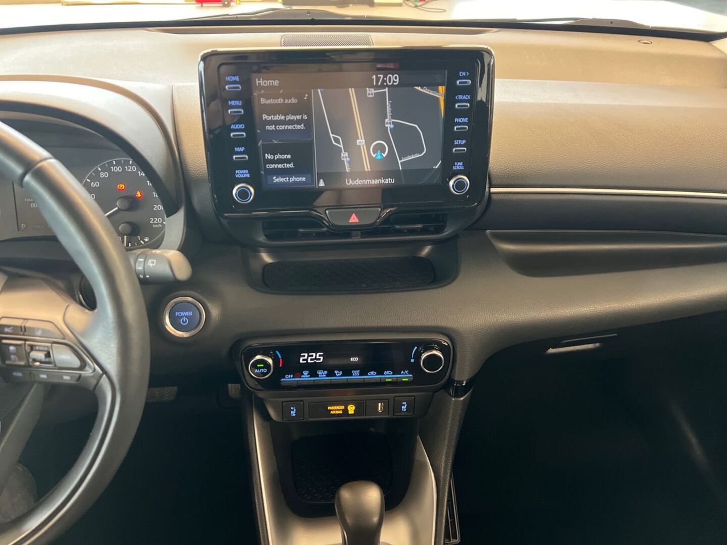 TOYOTA Yaris 2023