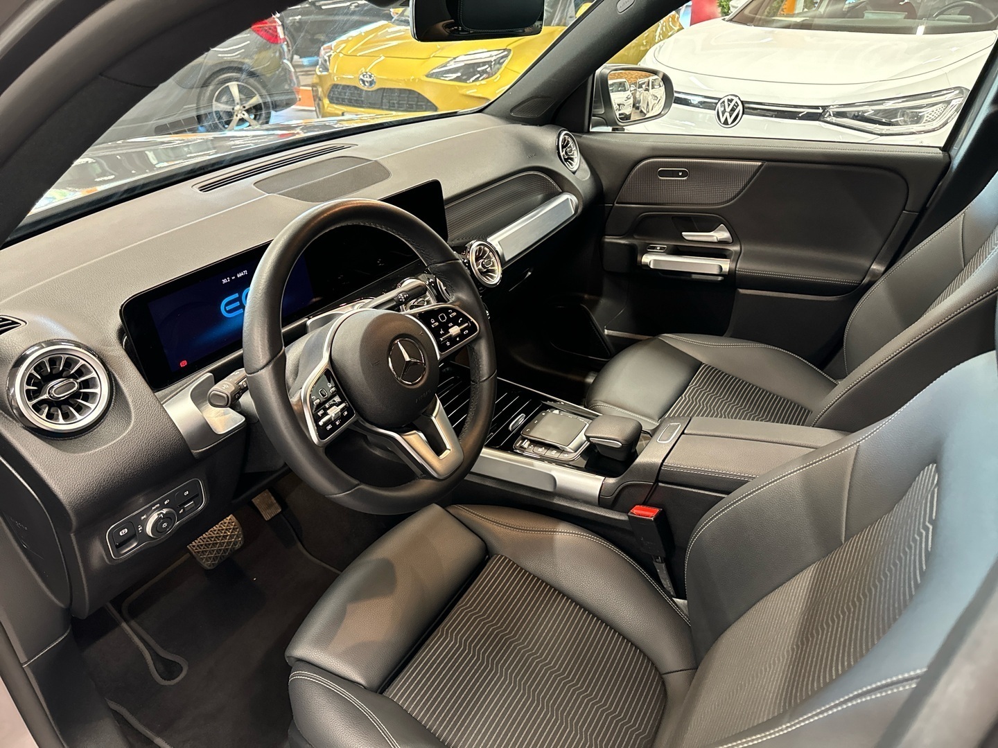 MERCEDES-BENZ EQB 2022