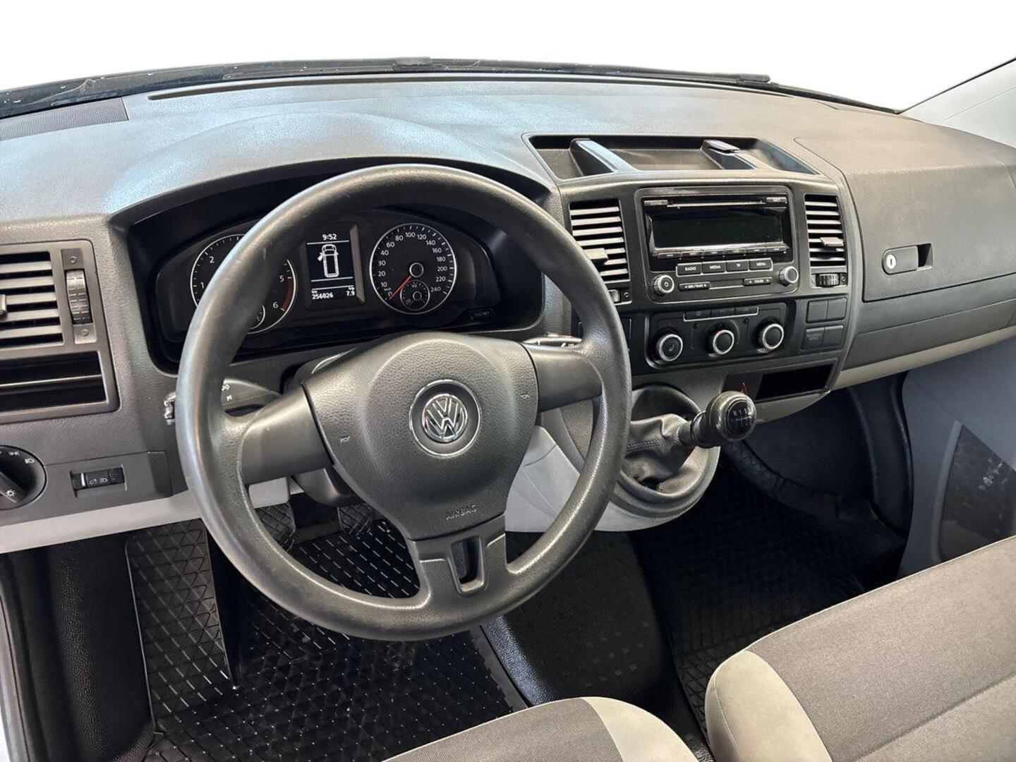 VOLKSWAGEN Transporter 2015