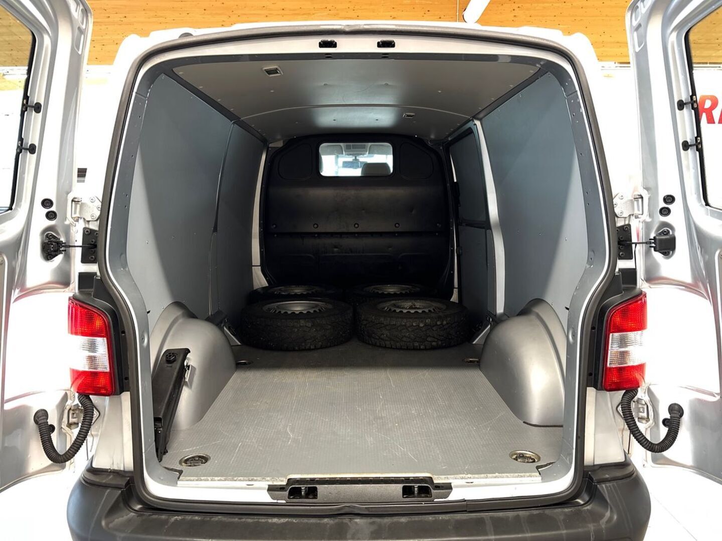 VOLKSWAGEN Transporter 2015
