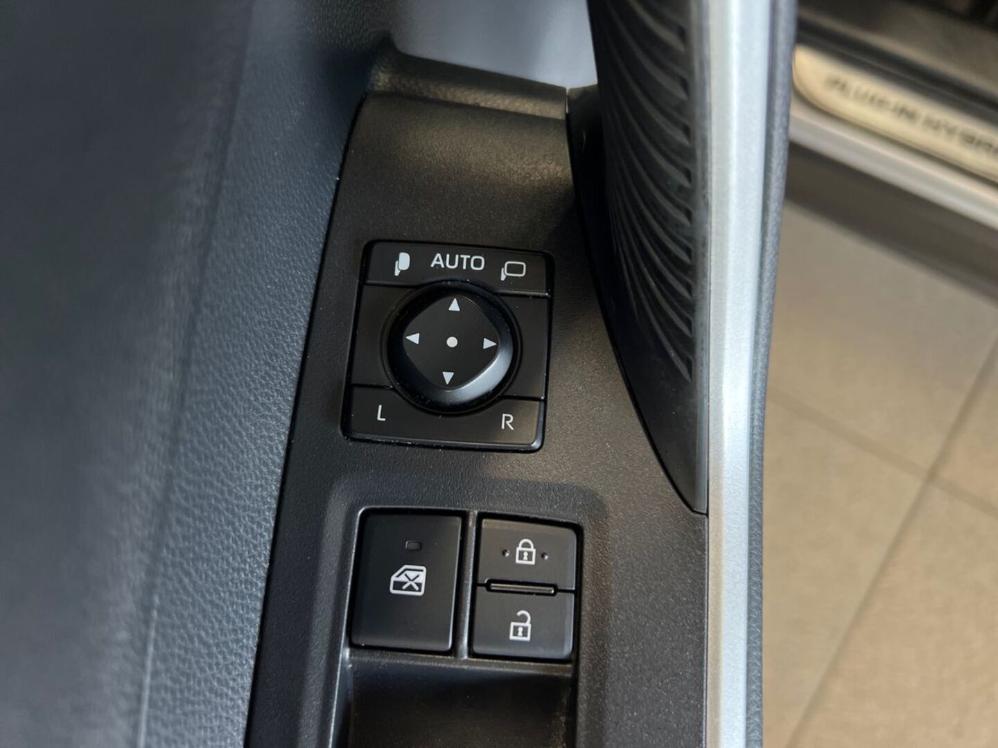 TOYOTA RAV4 Plug-in 2023