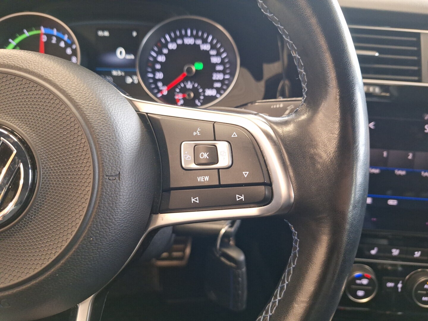 VOLKSWAGEN Golf 2020