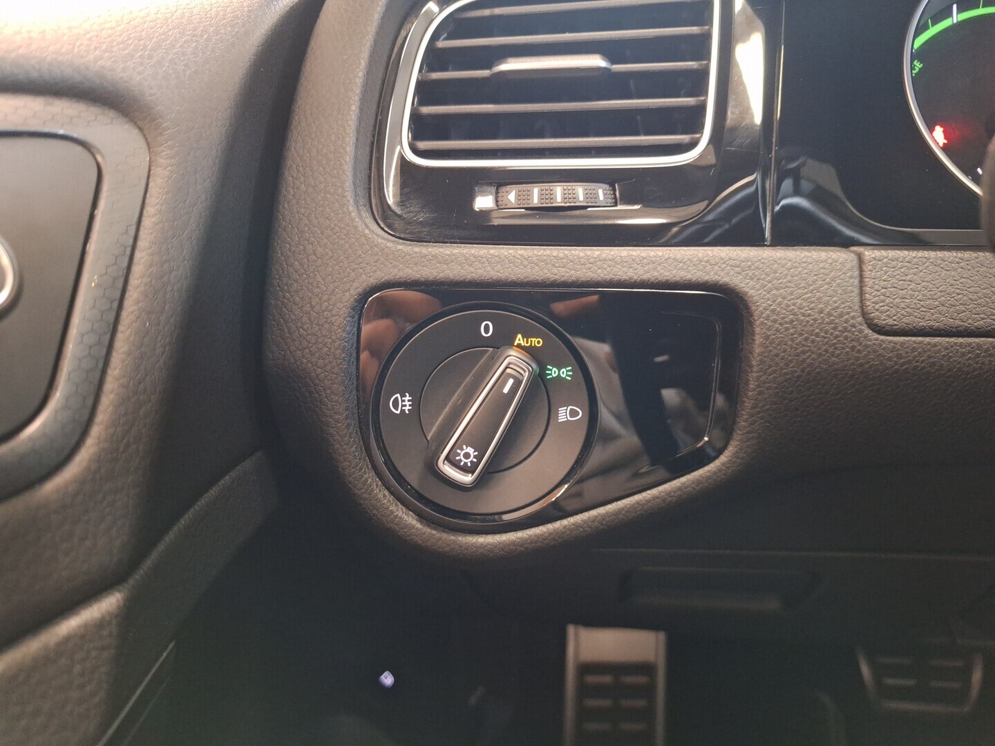 VOLKSWAGEN Golf 2020