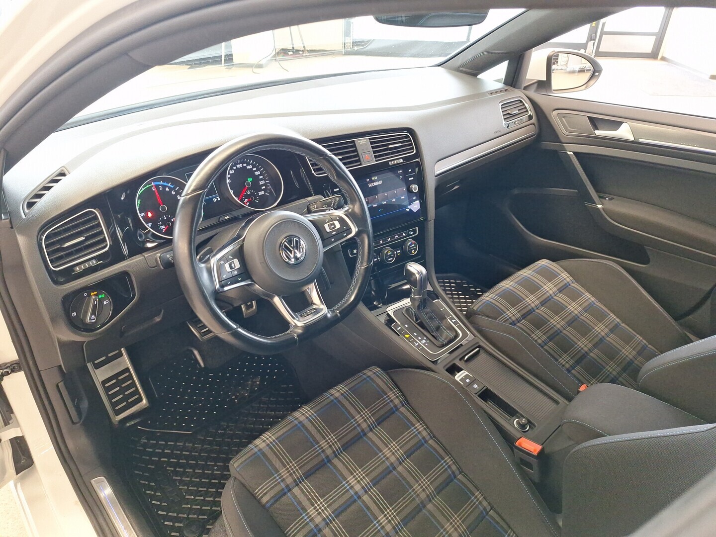 VOLKSWAGEN Golf 2020