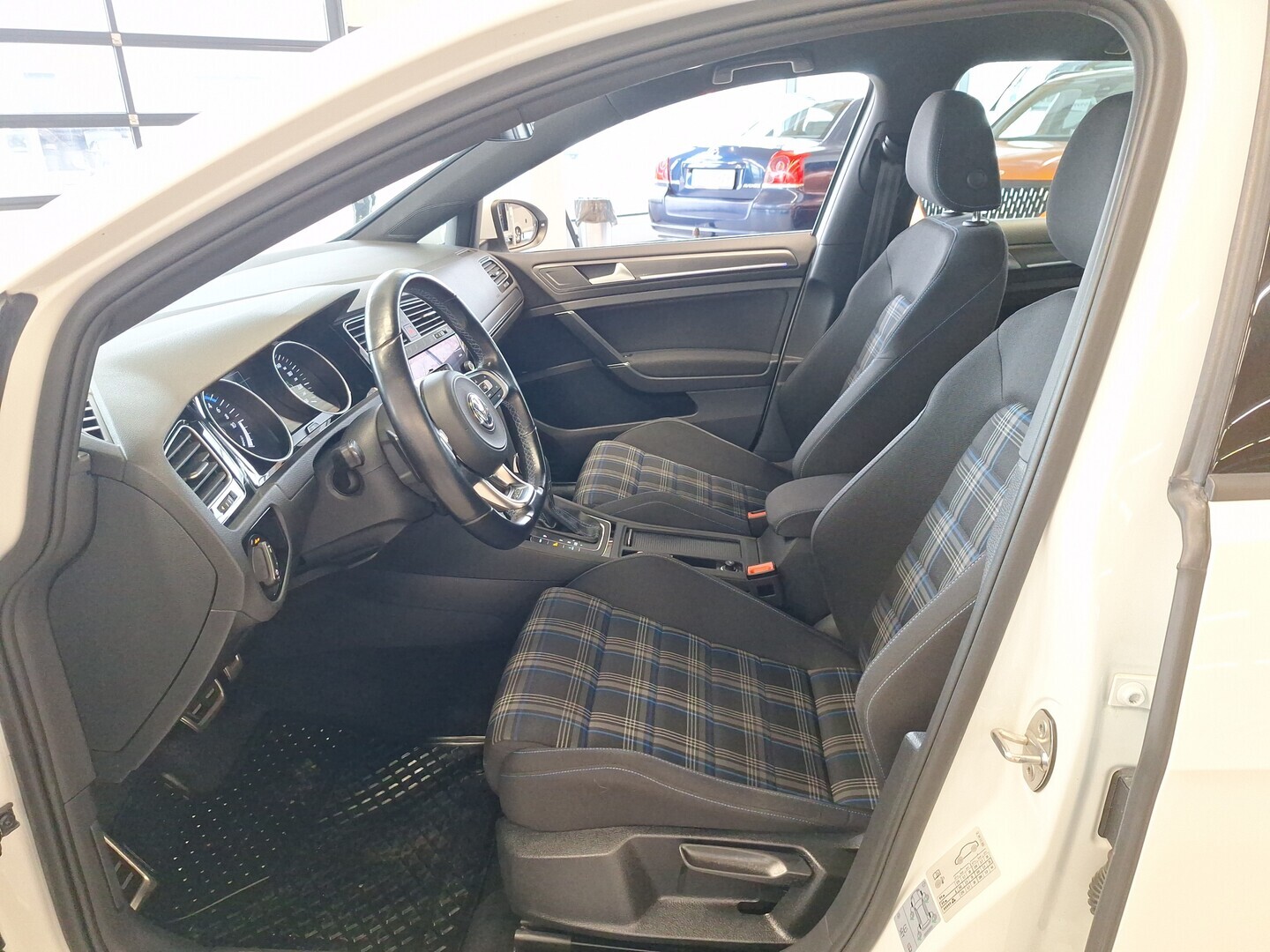 VOLKSWAGEN Golf 2020