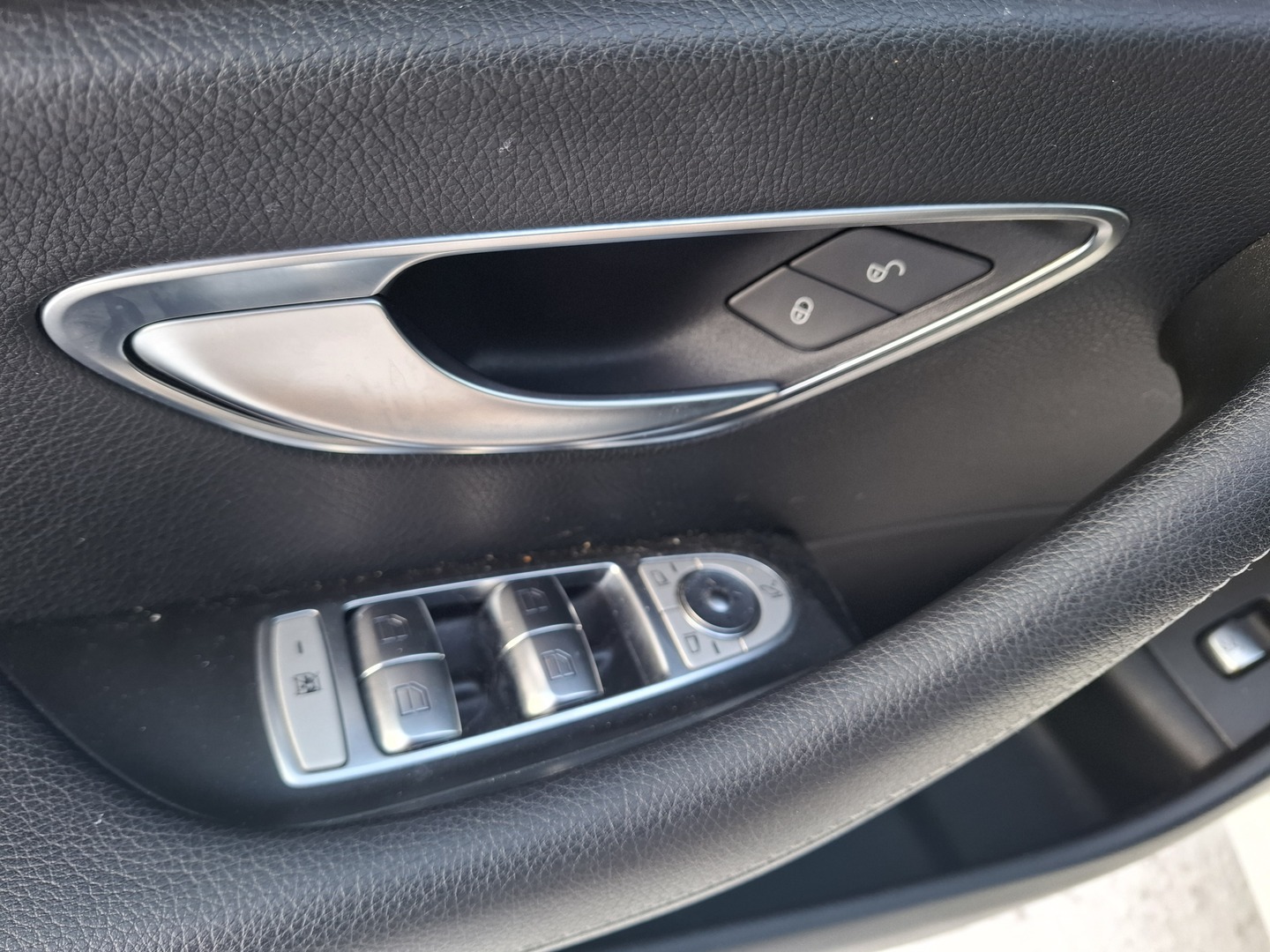 MERCEDES-BENZ E 2018