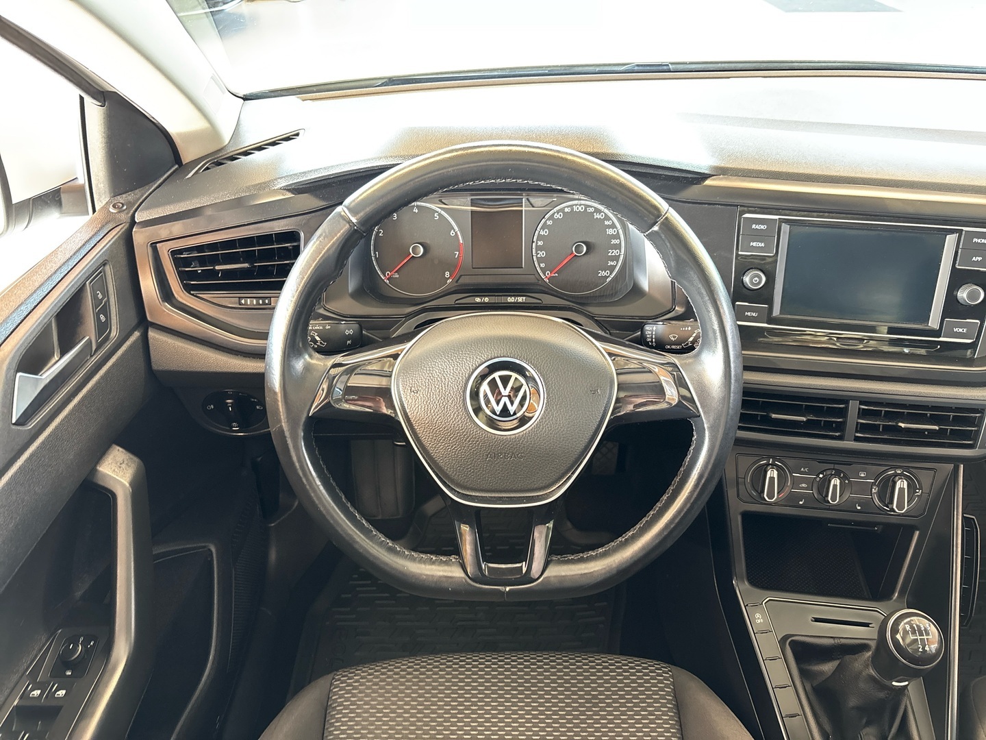 VOLKSWAGEN Polo 2021