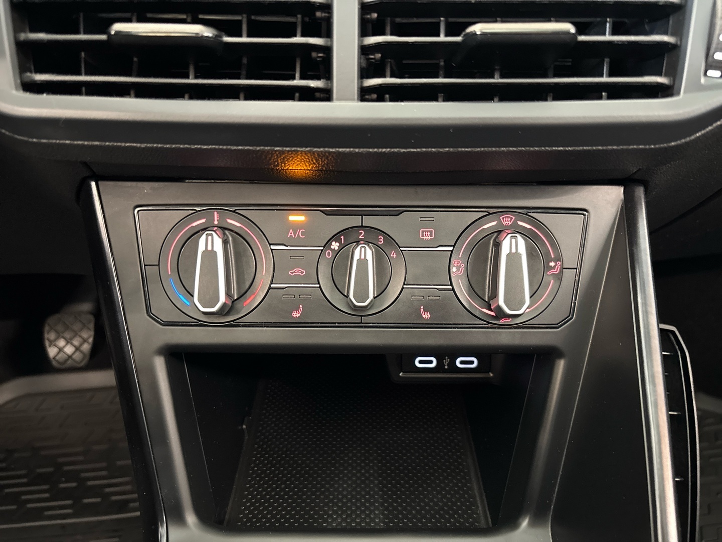 VOLKSWAGEN Polo 2021