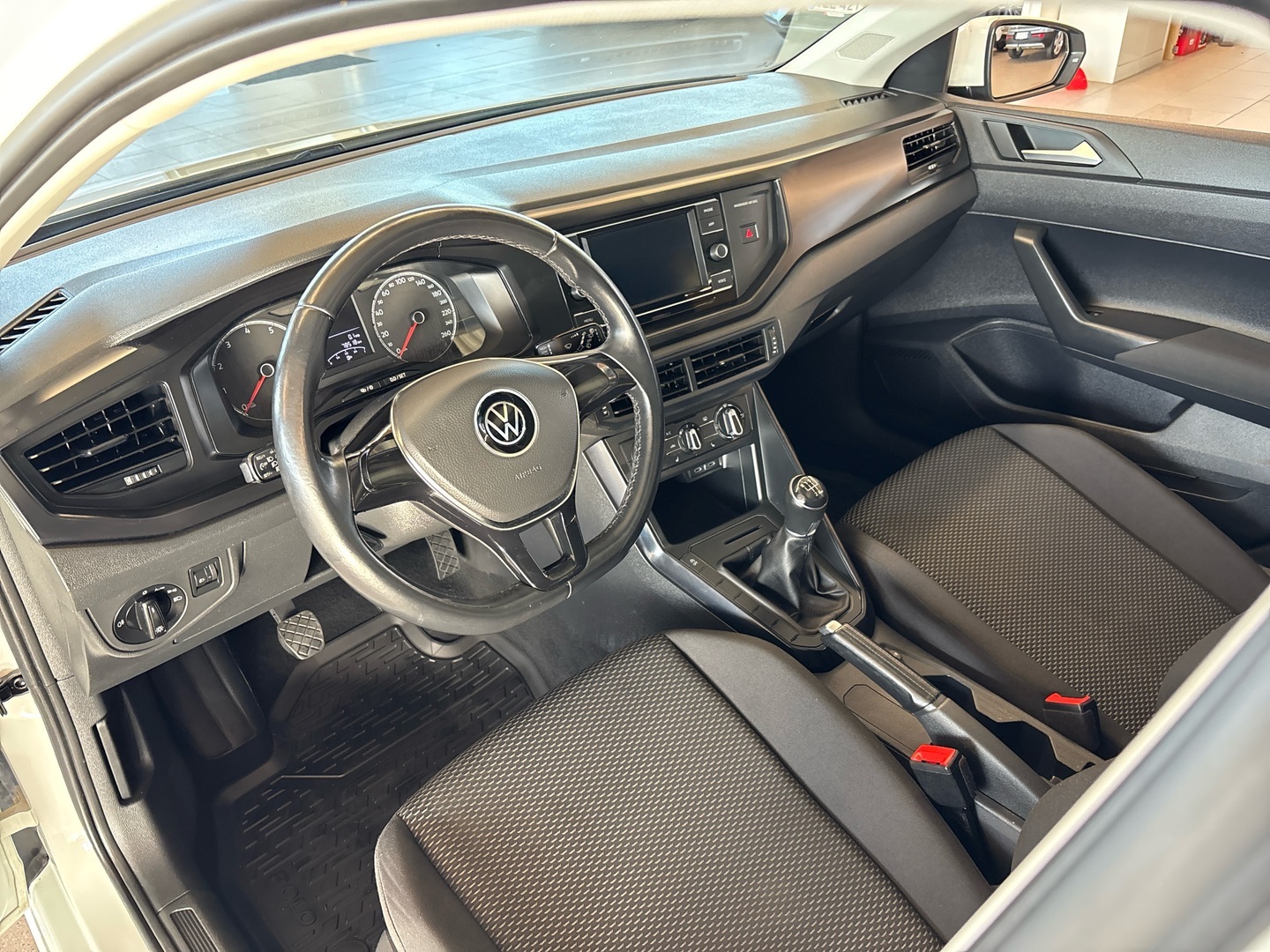 VOLKSWAGEN Polo 2021