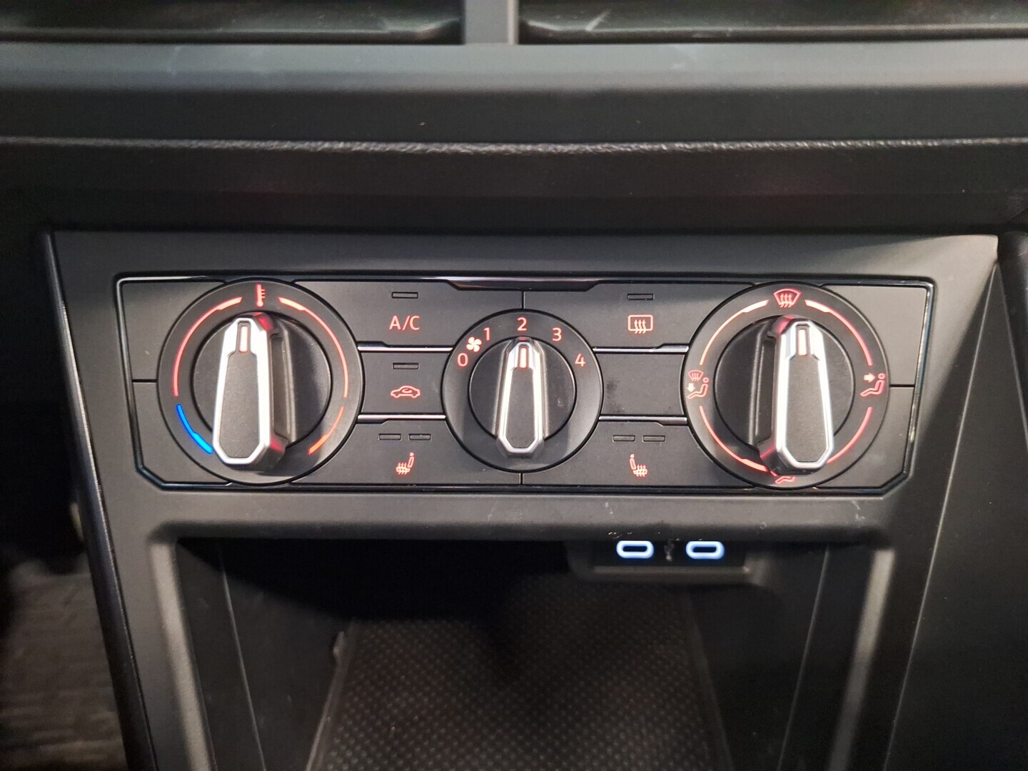 VOLKSWAGEN Polo 2020