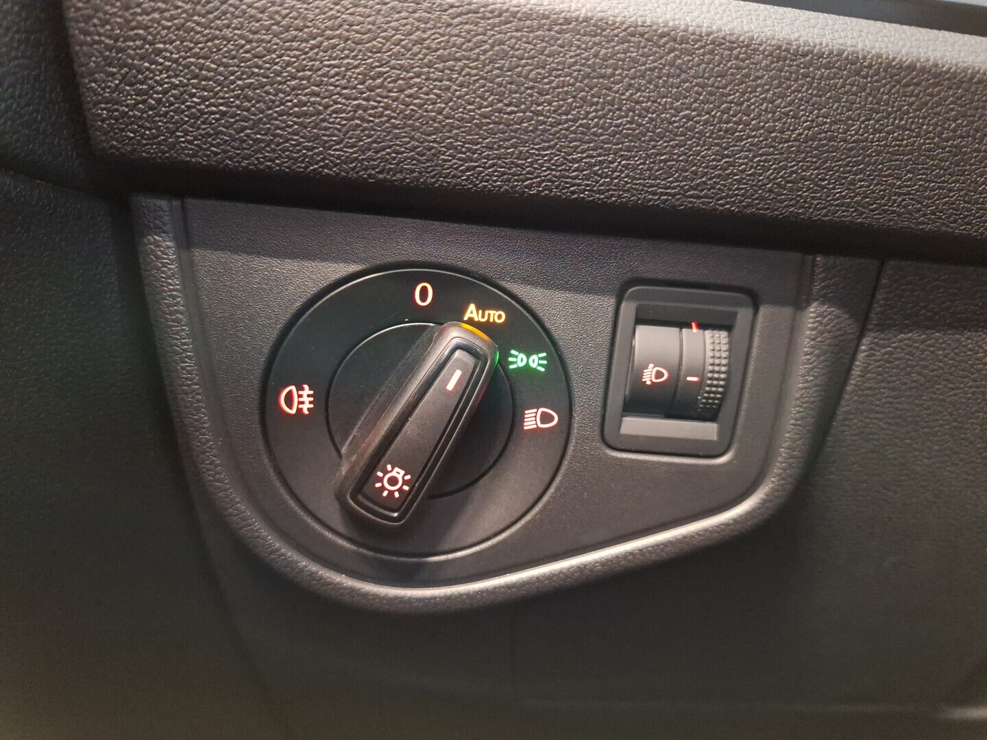 VOLKSWAGEN Polo 2020