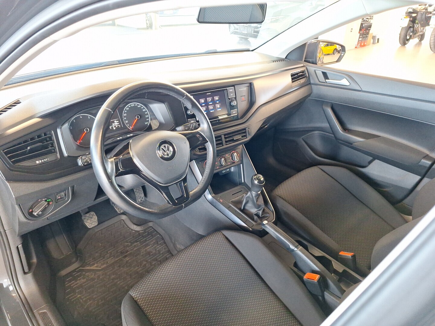 VOLKSWAGEN Polo 2020