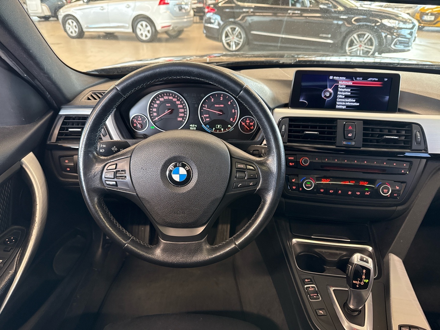 BMW 318 2013