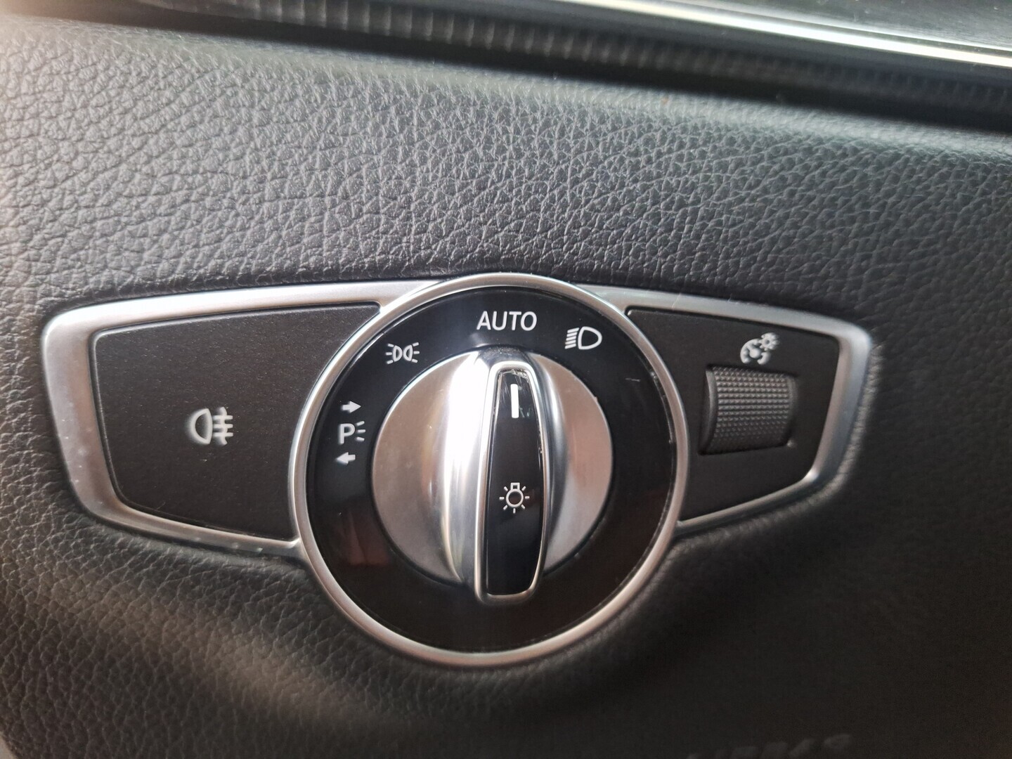 MERCEDES-BENZ E 2017