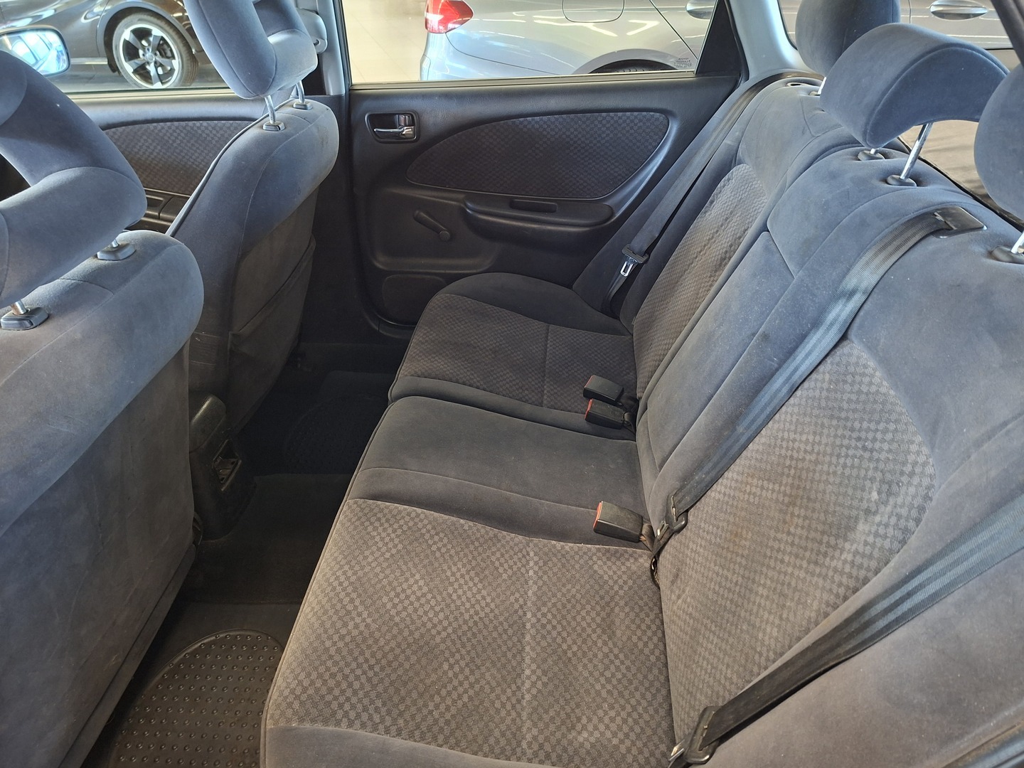 TOYOTA Avensis 2002