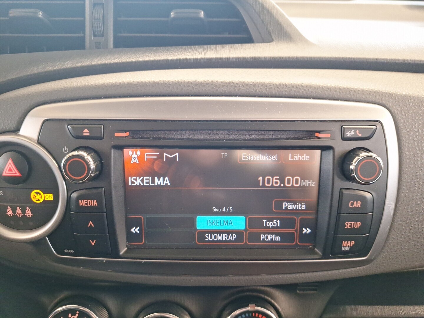 TOYOTA Yaris 2012