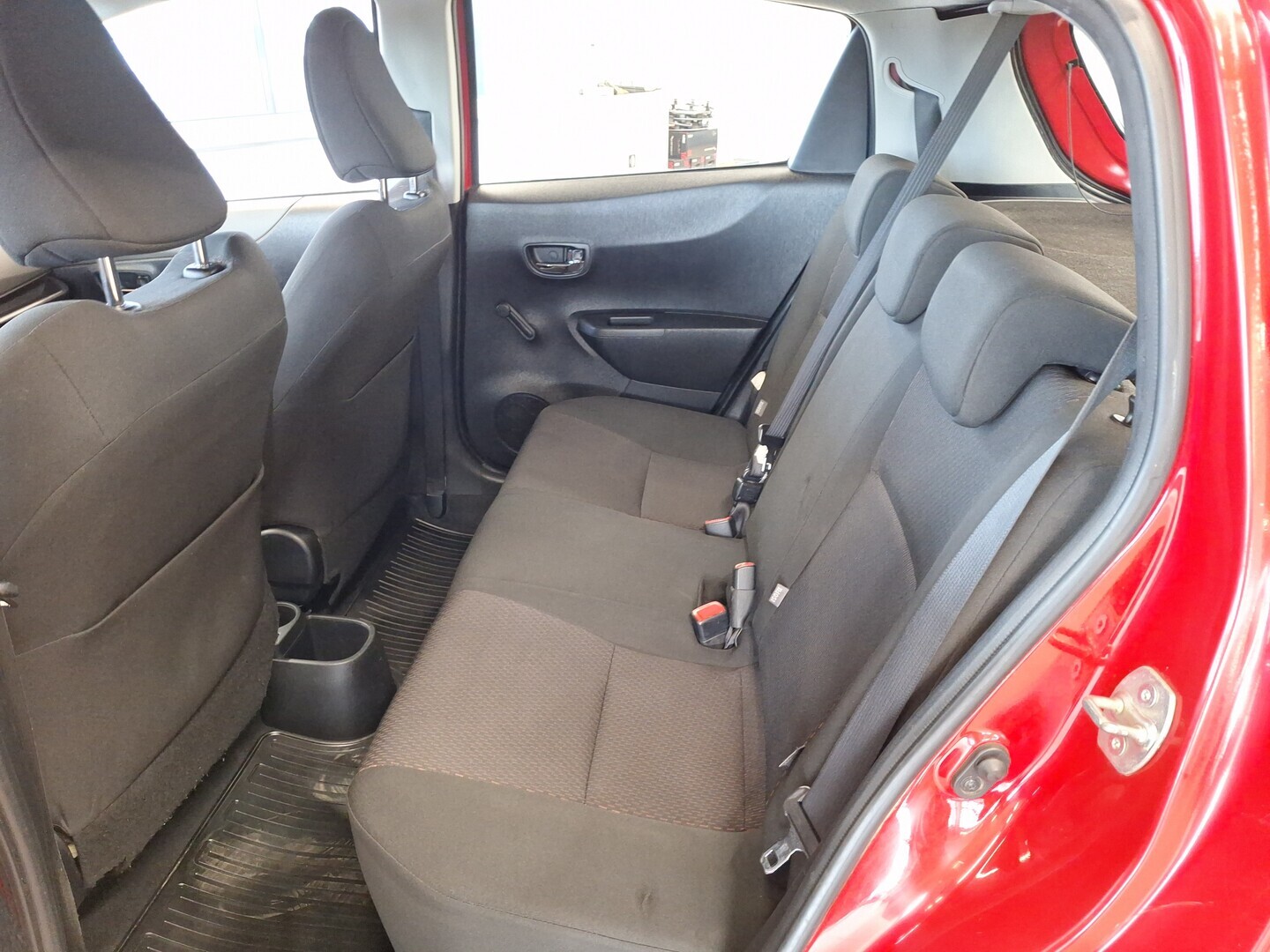 TOYOTA Yaris 2012