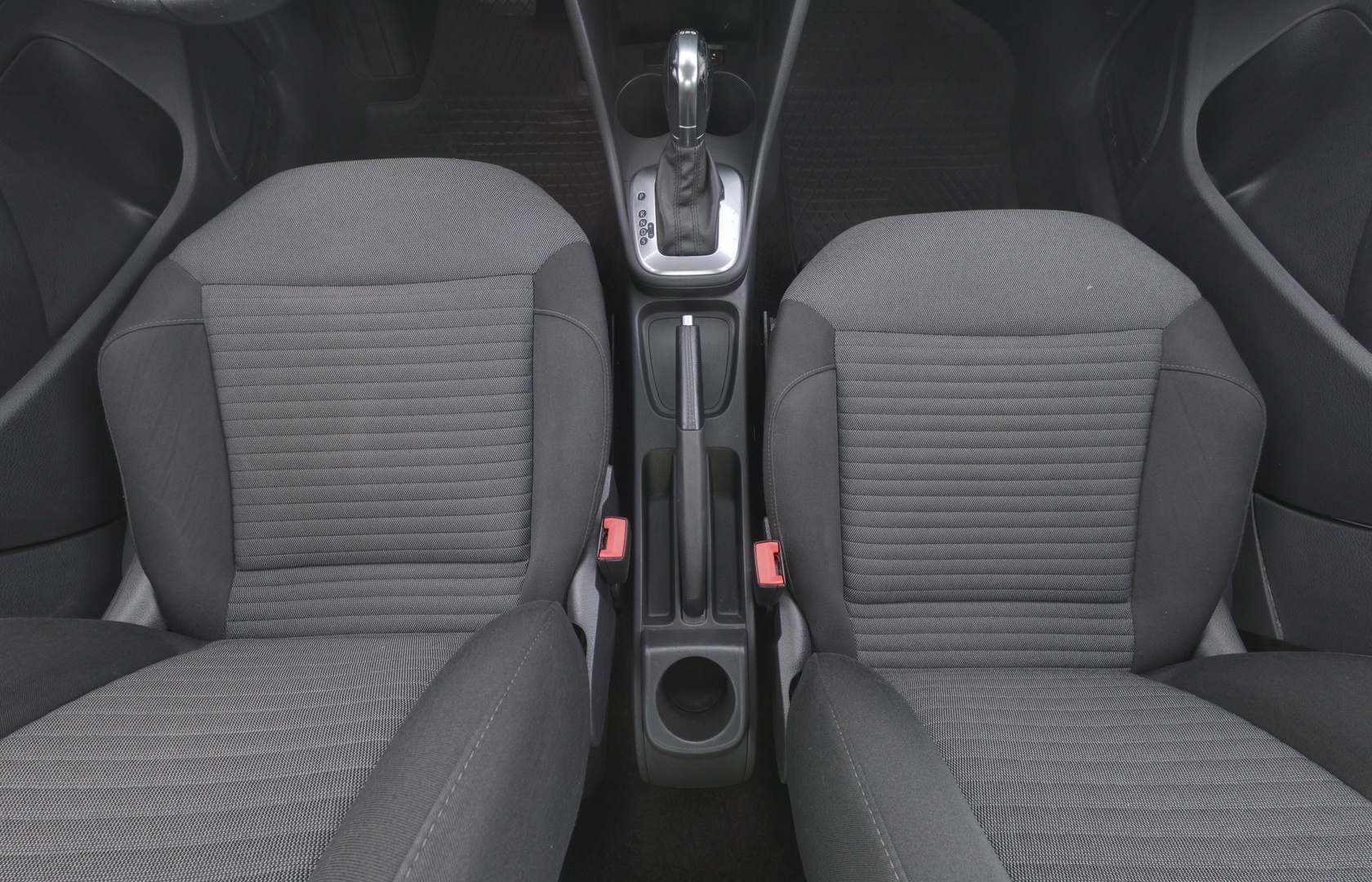 VOLKSWAGEN Polo 2013