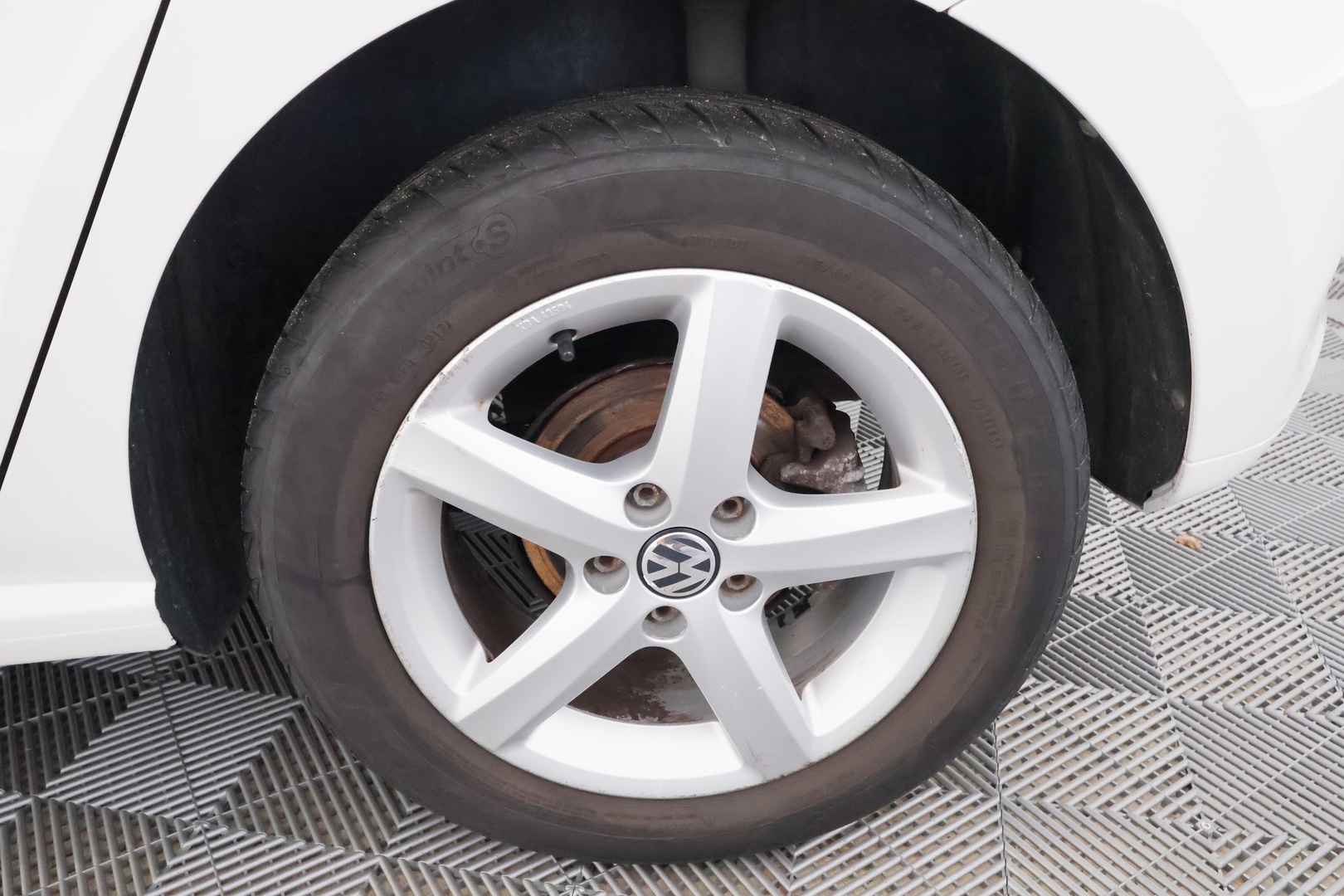 VOLKSWAGEN Polo 2013