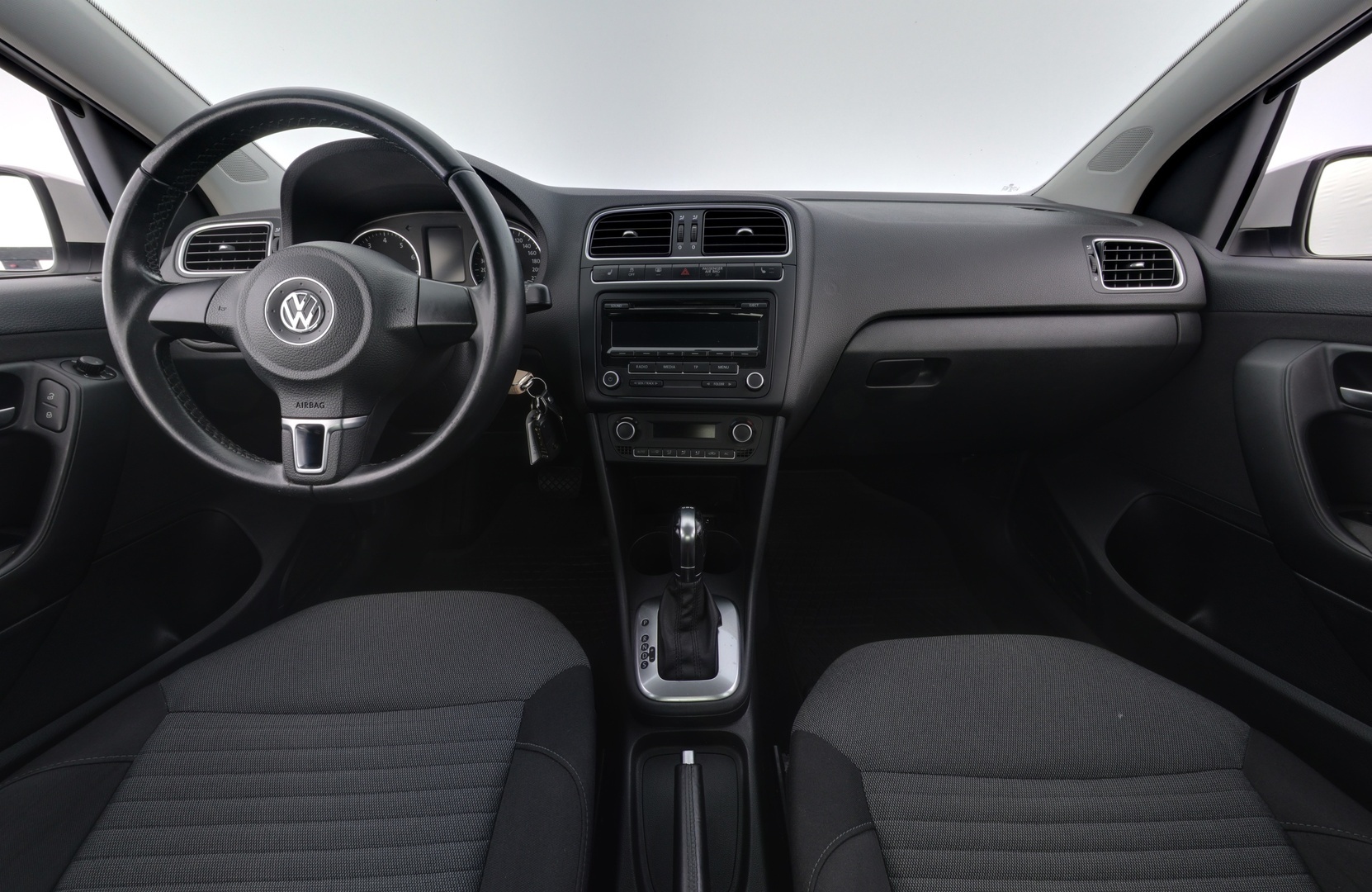 VOLKSWAGEN Polo 2013