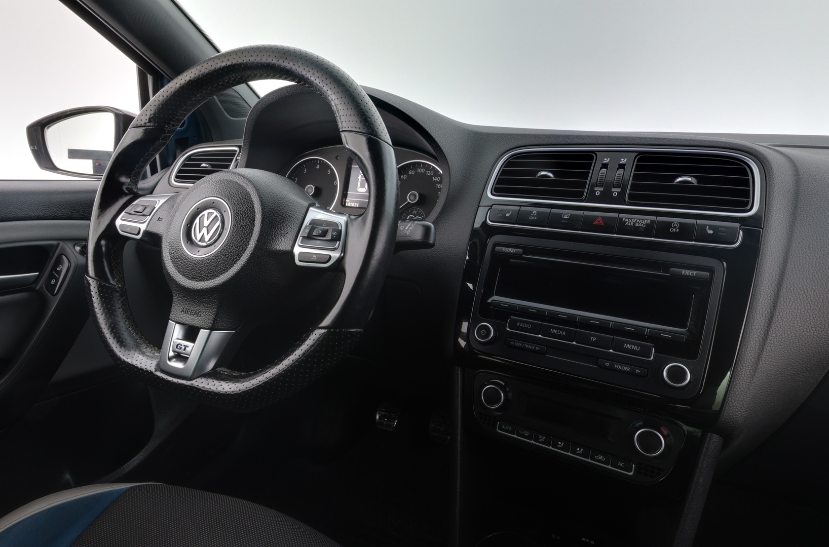 VOLKSWAGEN Polo 2014