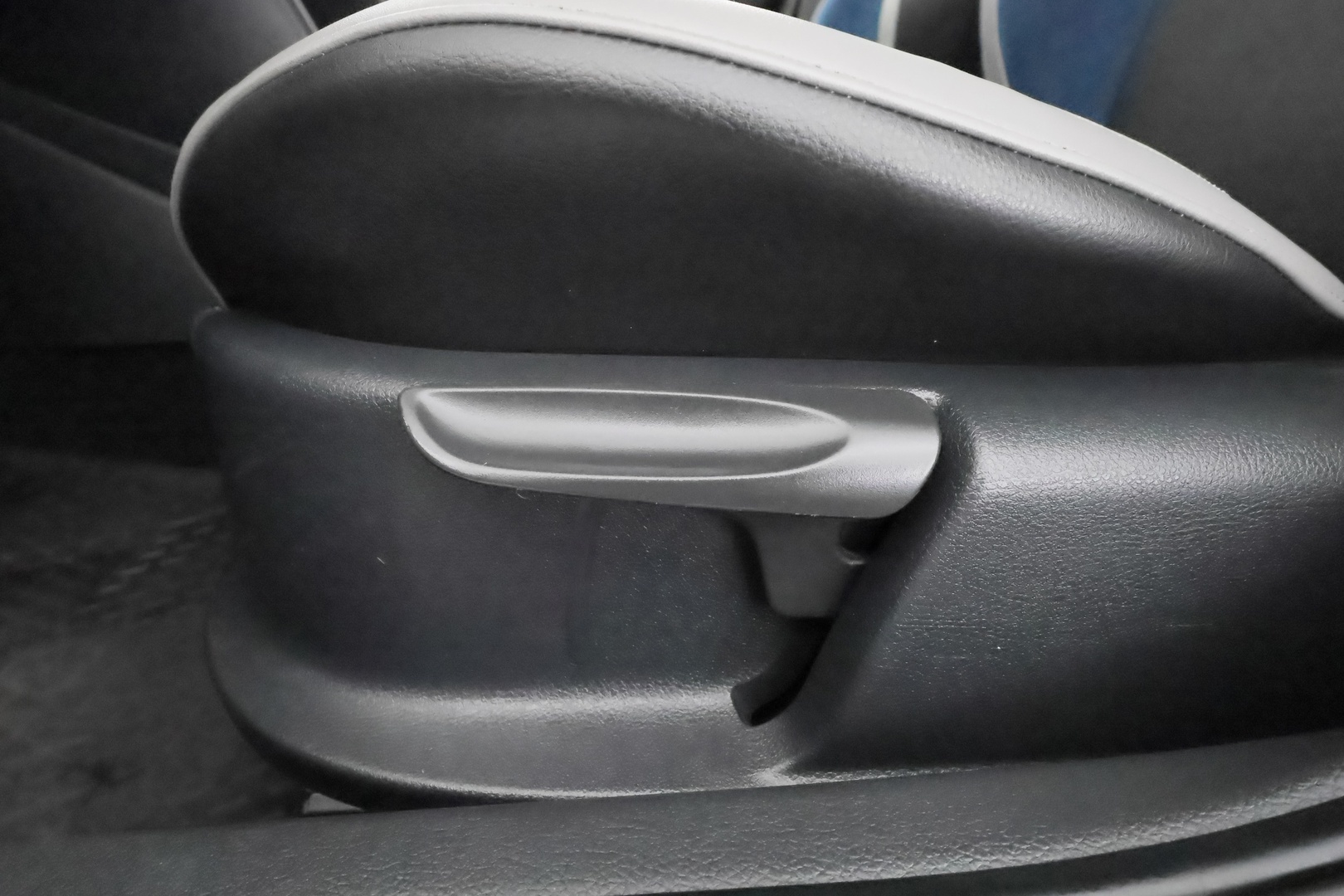 VOLKSWAGEN Polo 2014