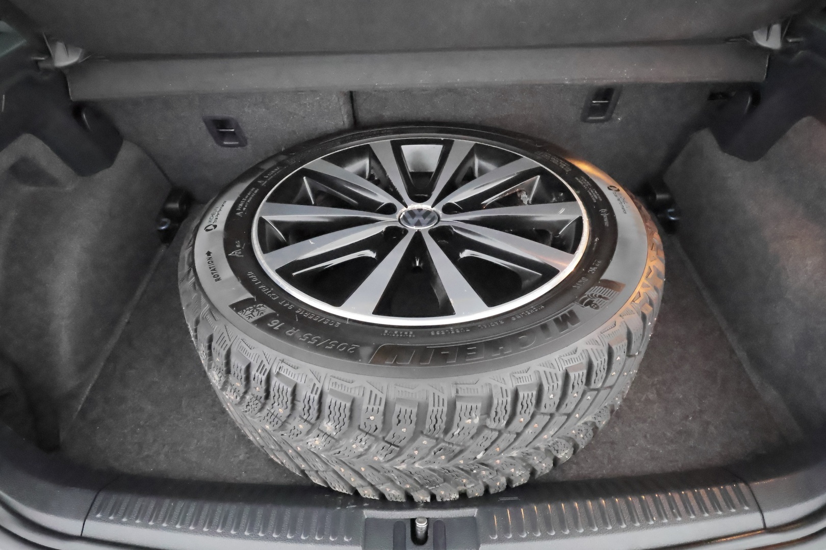 VOLKSWAGEN Polo 2014