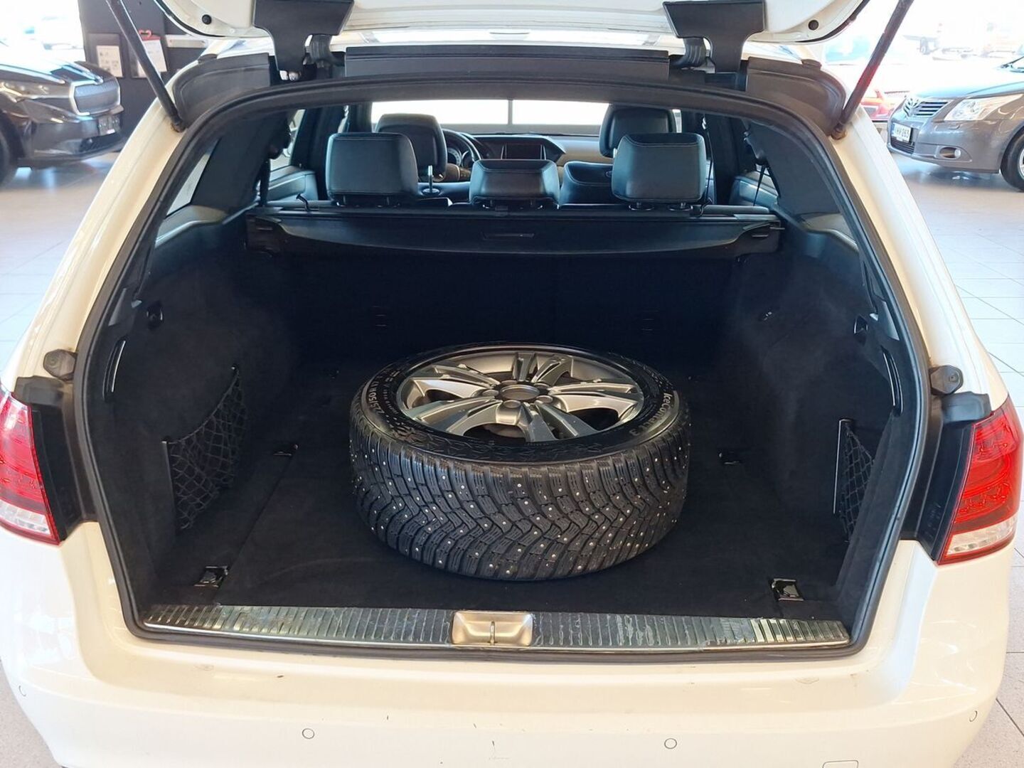 MERCEDES-BENZ E 2014