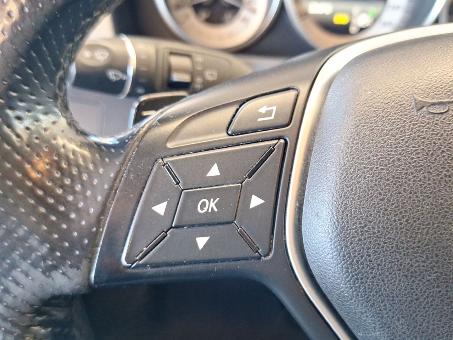 MERCEDES-BENZ E 2014