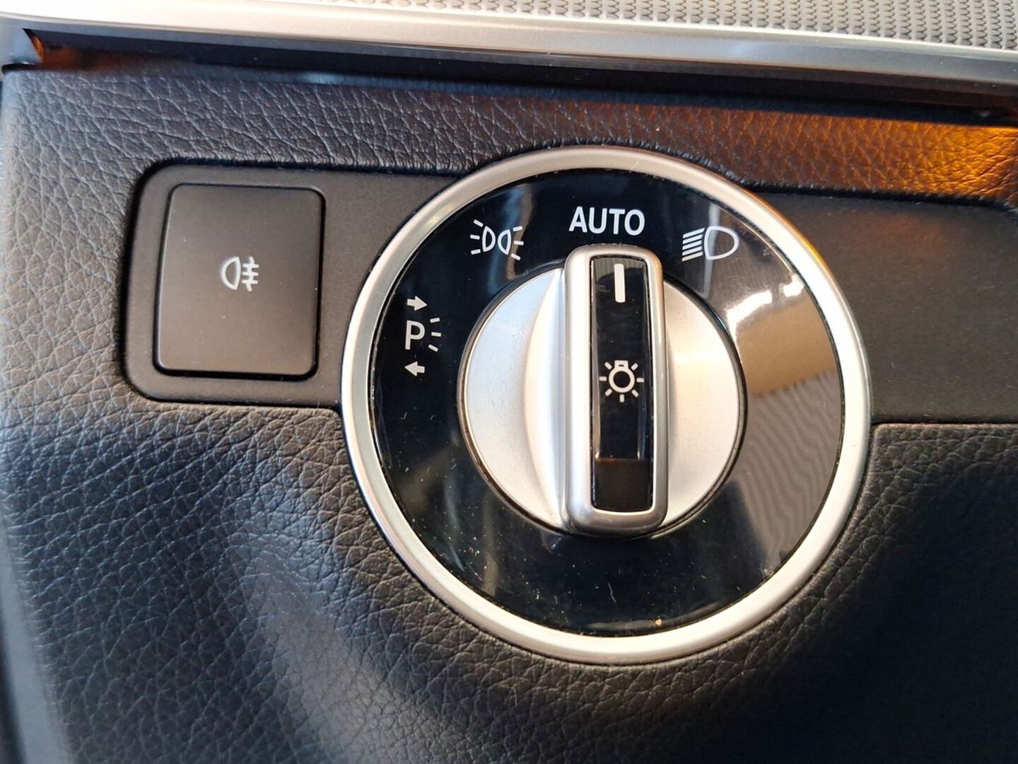 MERCEDES-BENZ E 2014