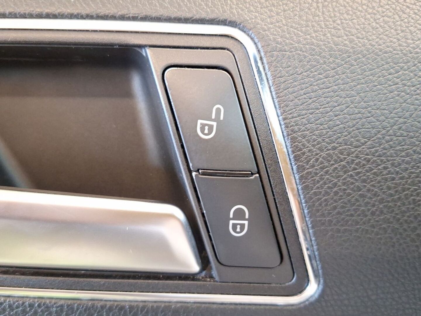 MERCEDES-BENZ E 2014