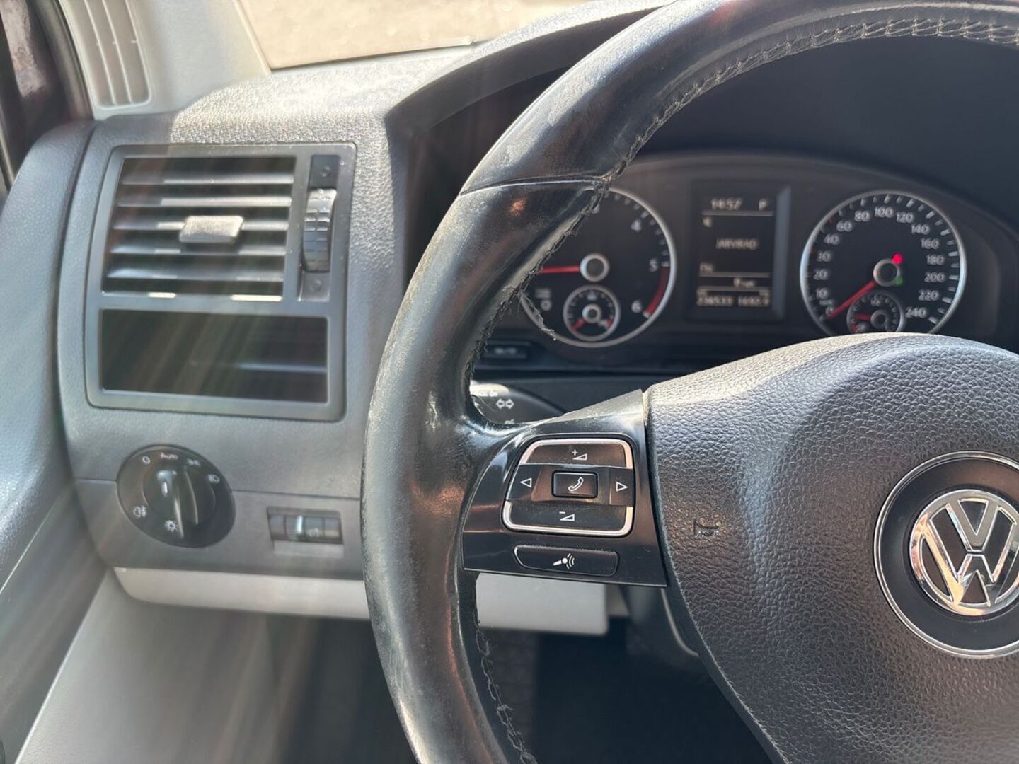 VOLKSWAGEN Transporter 2015