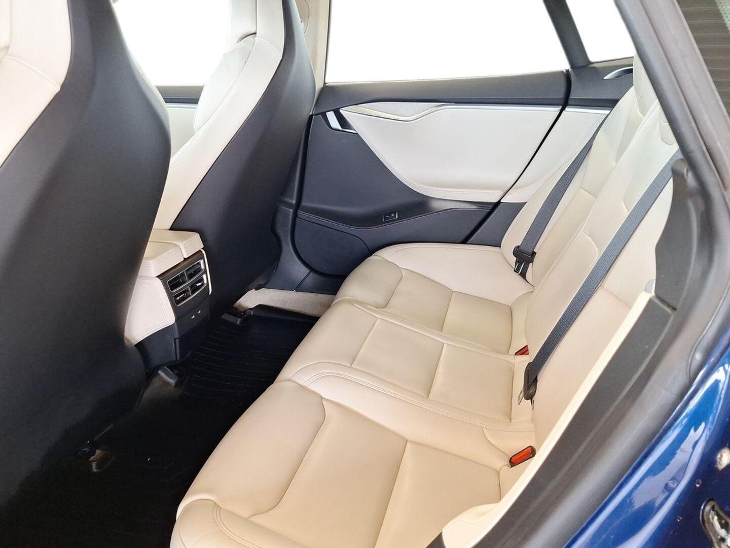 TESLA Model S 2017