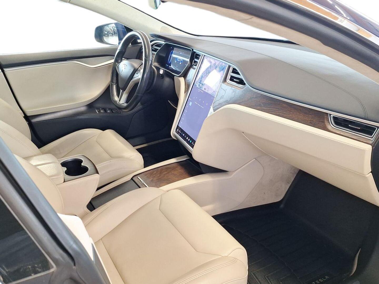 TESLA Model S 2017