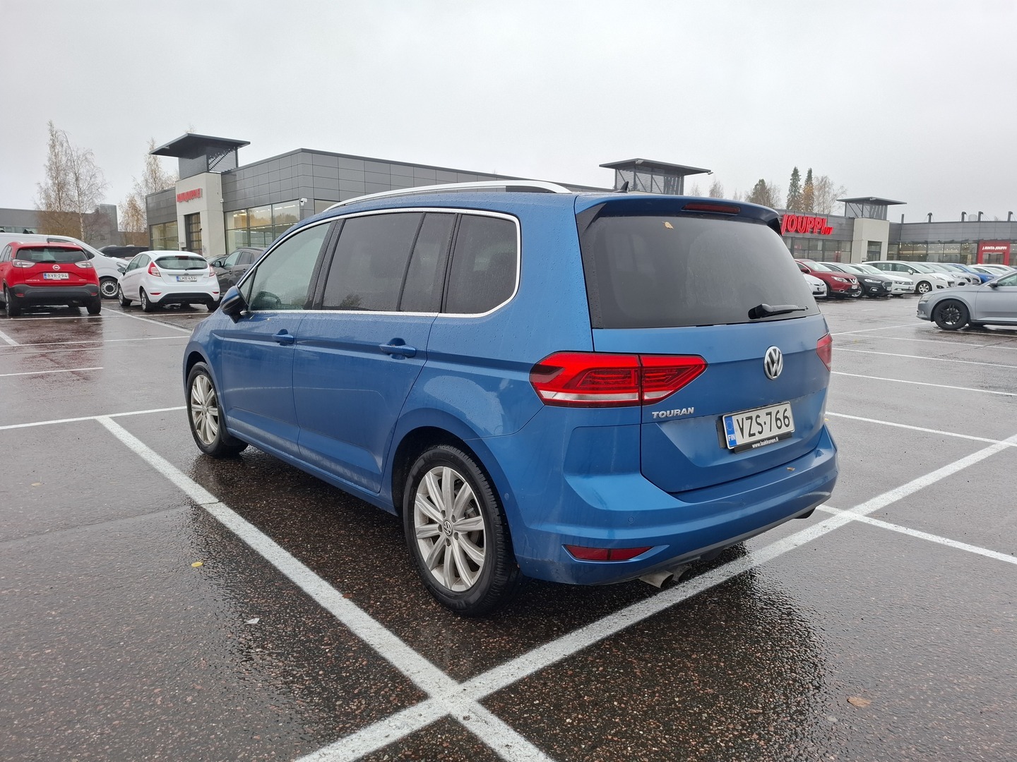 VOLKSWAGEN Touran 2018