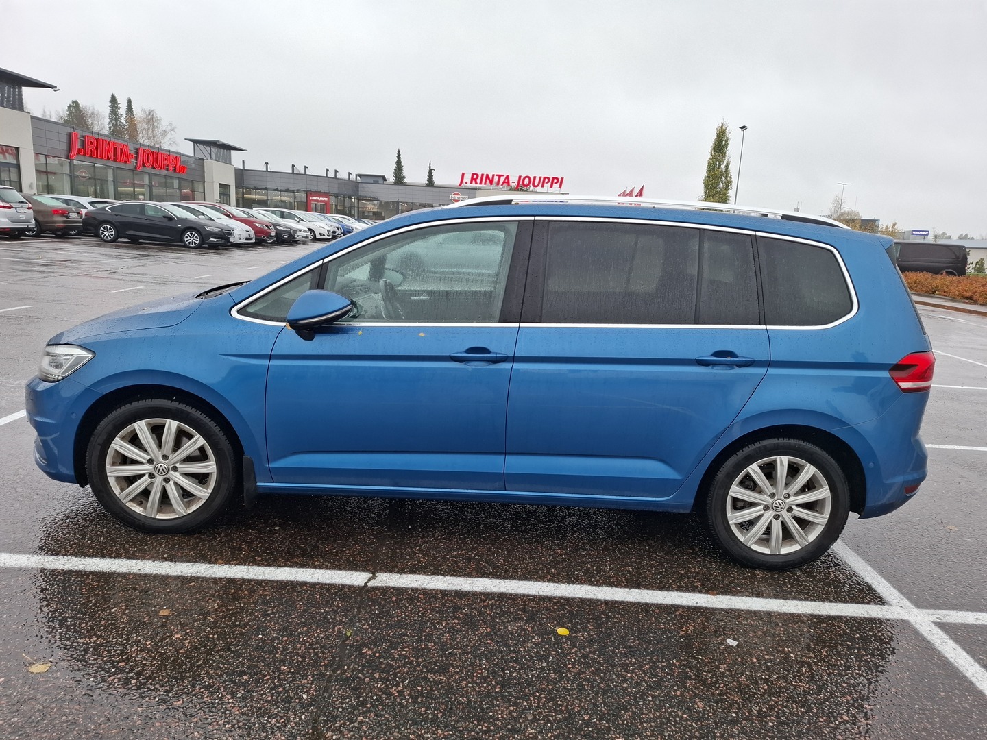 VOLKSWAGEN Touran 2018
