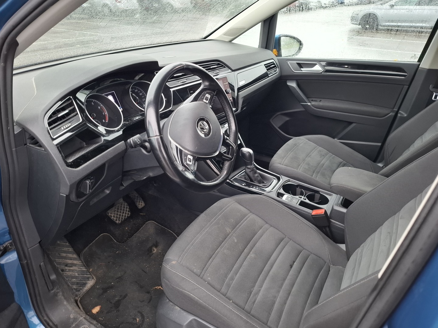 VOLKSWAGEN Touran 2018