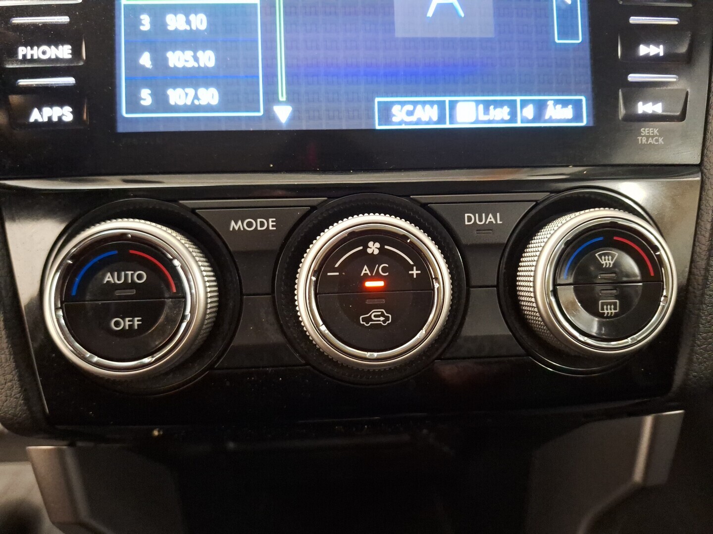 SUBARU Forester 2015