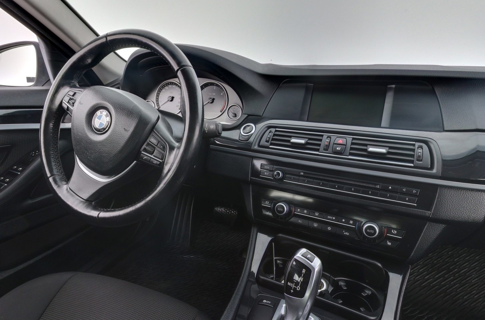 BMW 520 2011