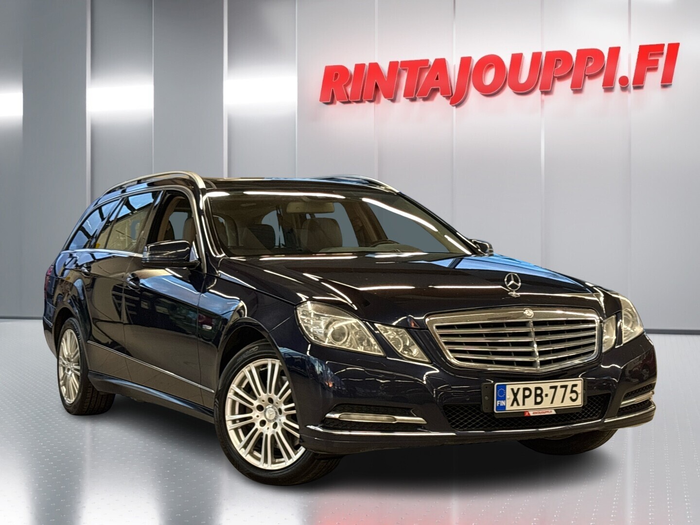 MERCEDES-BENZ E 2012