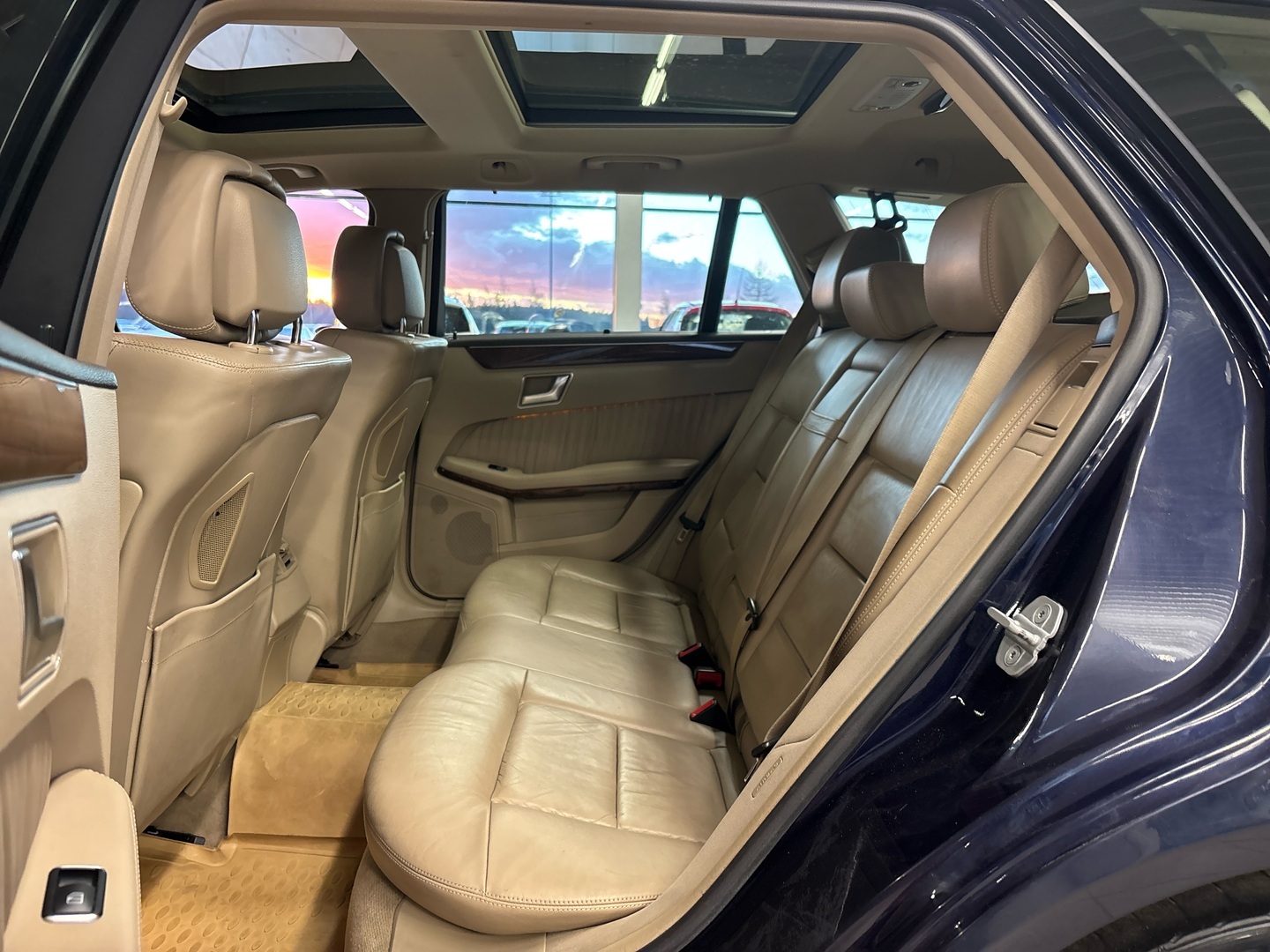 MERCEDES-BENZ E 2012