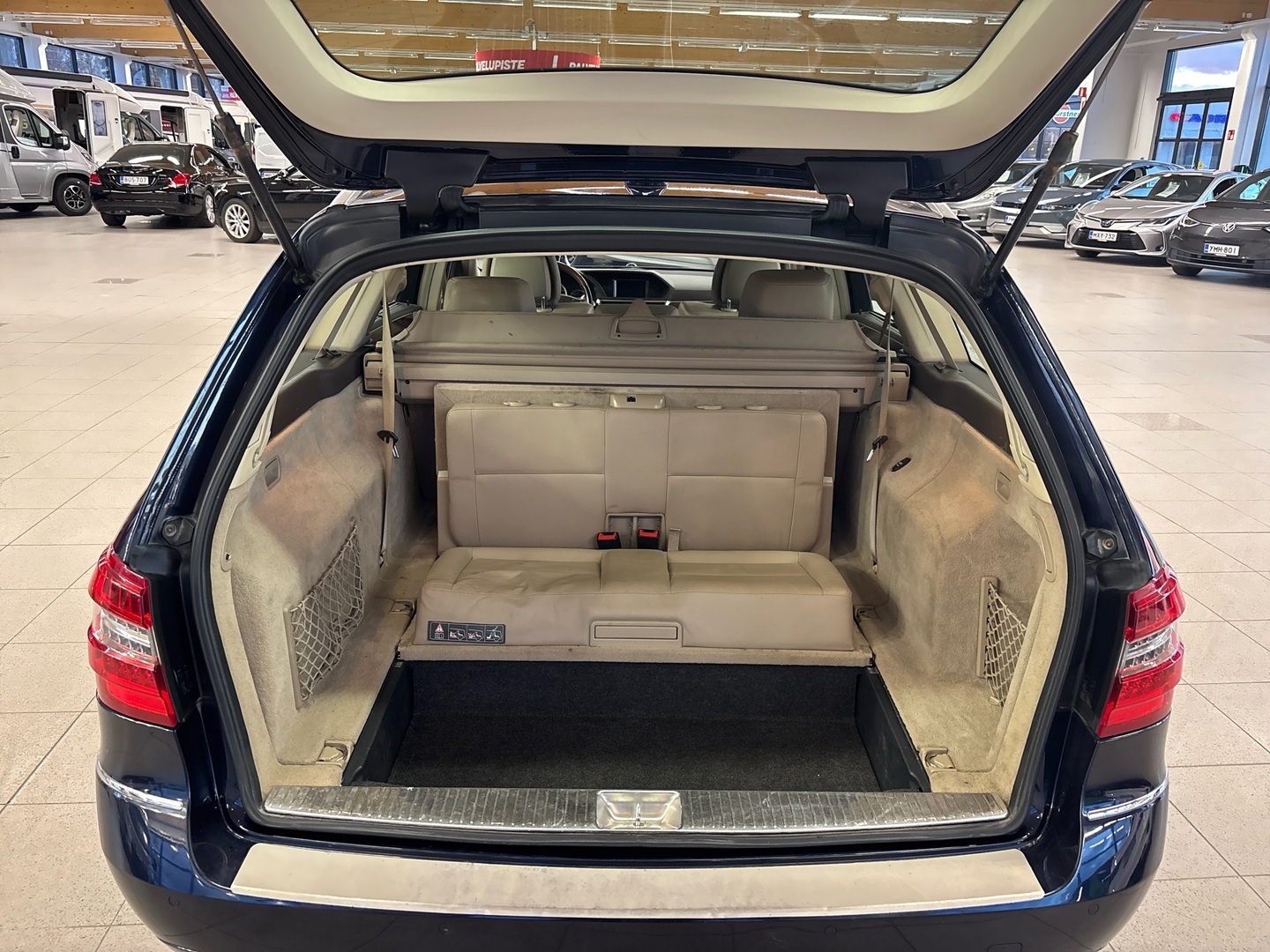 MERCEDES-BENZ E 2012