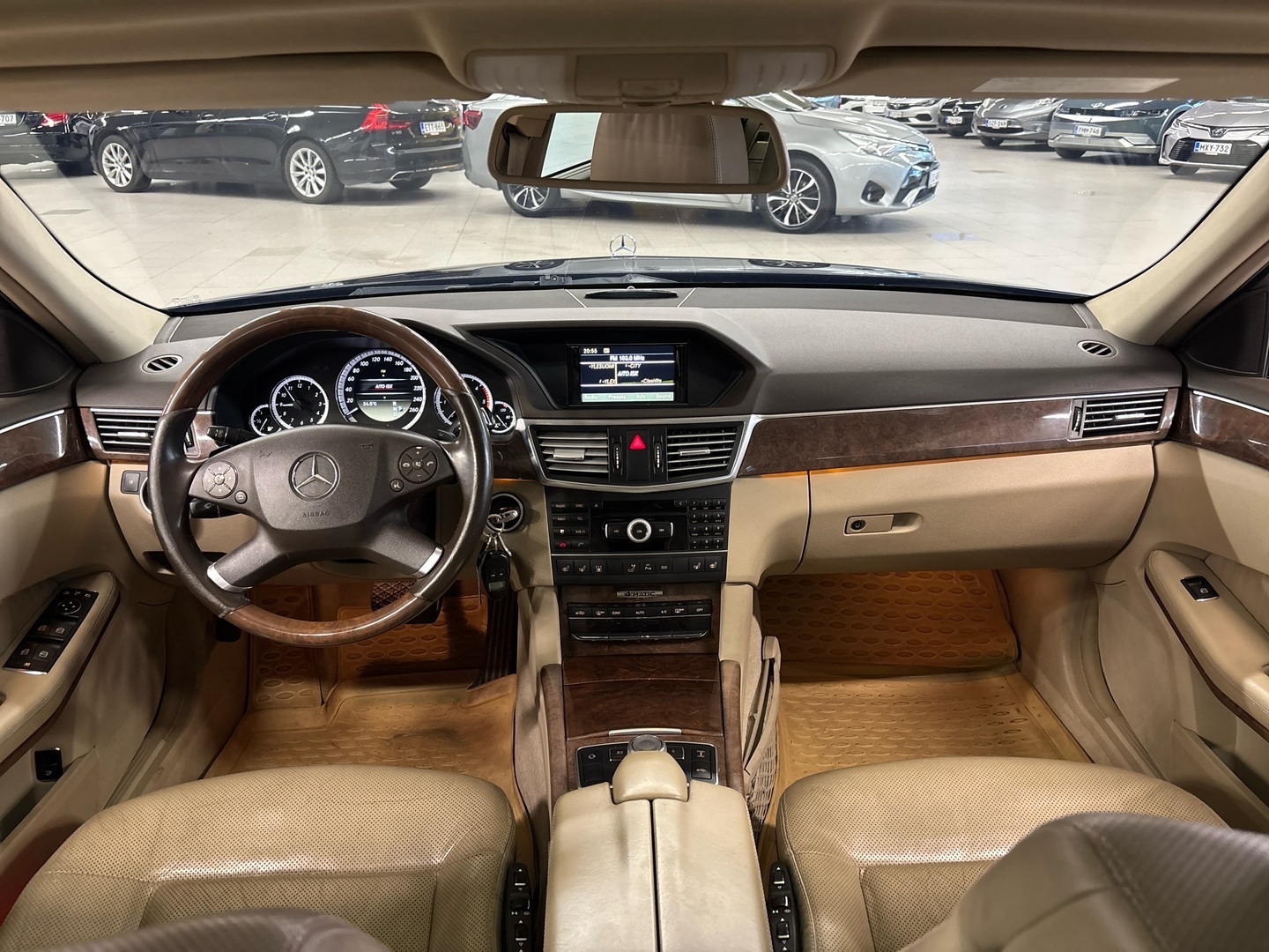 MERCEDES-BENZ E 2012